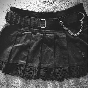 Tripp NYC Pleated Side Chain Skirt 🤘🏼